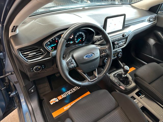 Ford Focus Lim. Titanium *Navi*AHK*LED*