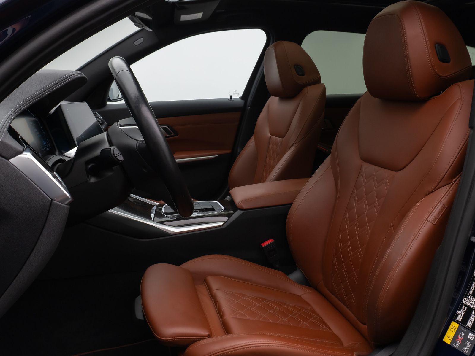Fahrzeugabbildung BMW 330e xD Luxury Line Panorama HUD Individual Voll