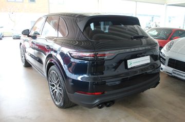 Porsche Cayenne - 4