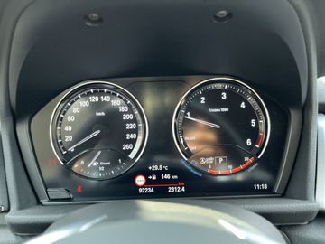 BMW 218 - 6