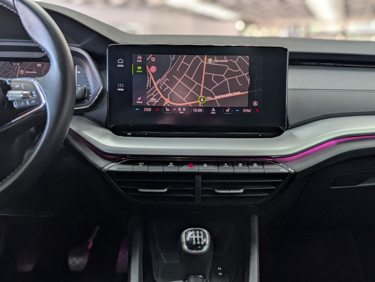 Fahrzeugabbildung SKODA Octavia 2.0TDI Clever AMBI MASSAGE PANO VIRT LED