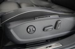 Fahrzeugabbildung Volkswagen Arteon 2.0 TDI R LINE NAVI/LED/PANO/KAMERA/LEDER