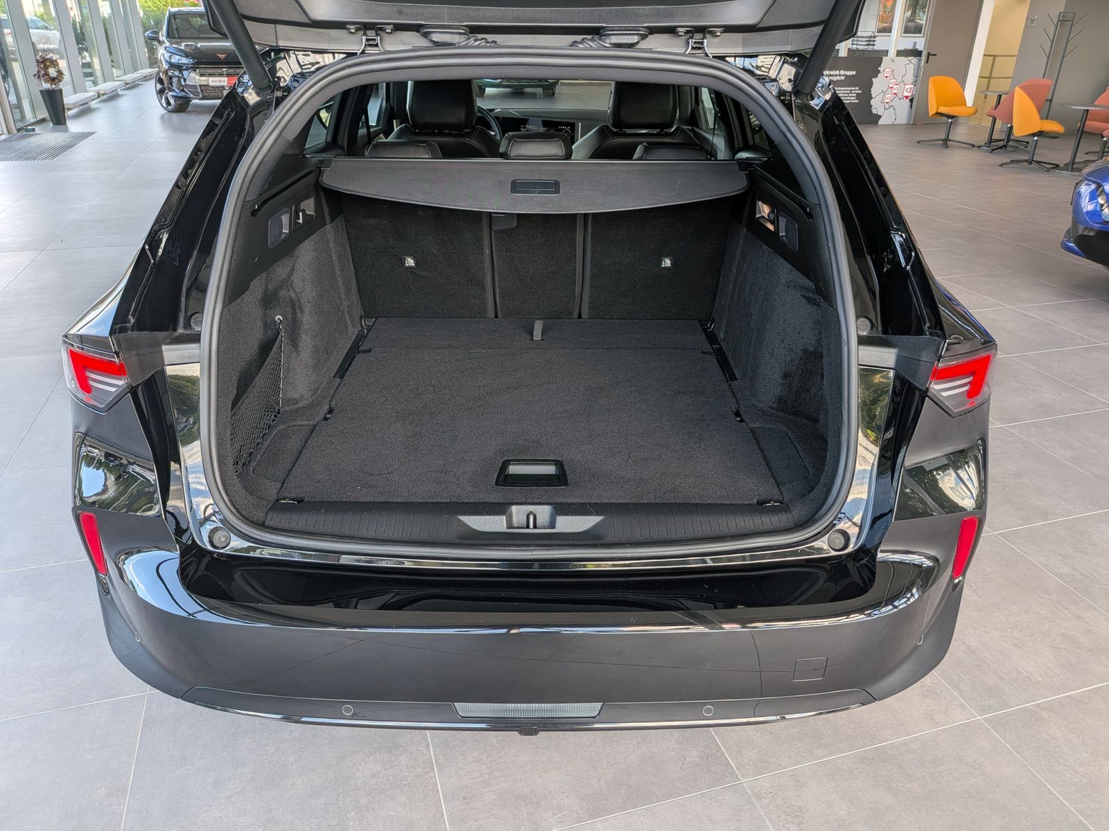 Fahrzeugabbildung Opel Astra ST1.2 GS TECH 360° MATRIX PANO ACC HUD AHK