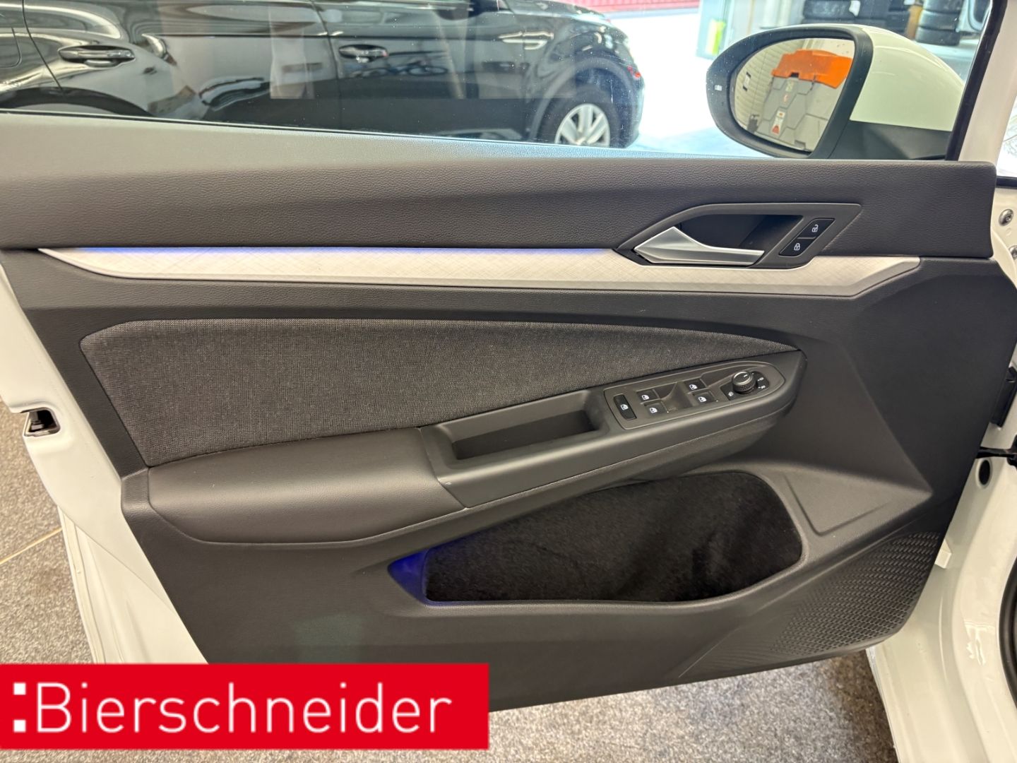 Volkswagen Golf 1.0 eTSI DSG DIGITAL COCKPIT LED NAVI PDC D foto 17