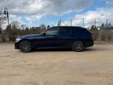 BMW 330e Touring M Sport AHK, LASER, Pano, HUD, H&K - mit Hybrid-Antrieb: Blau, Alcantara, Kombi