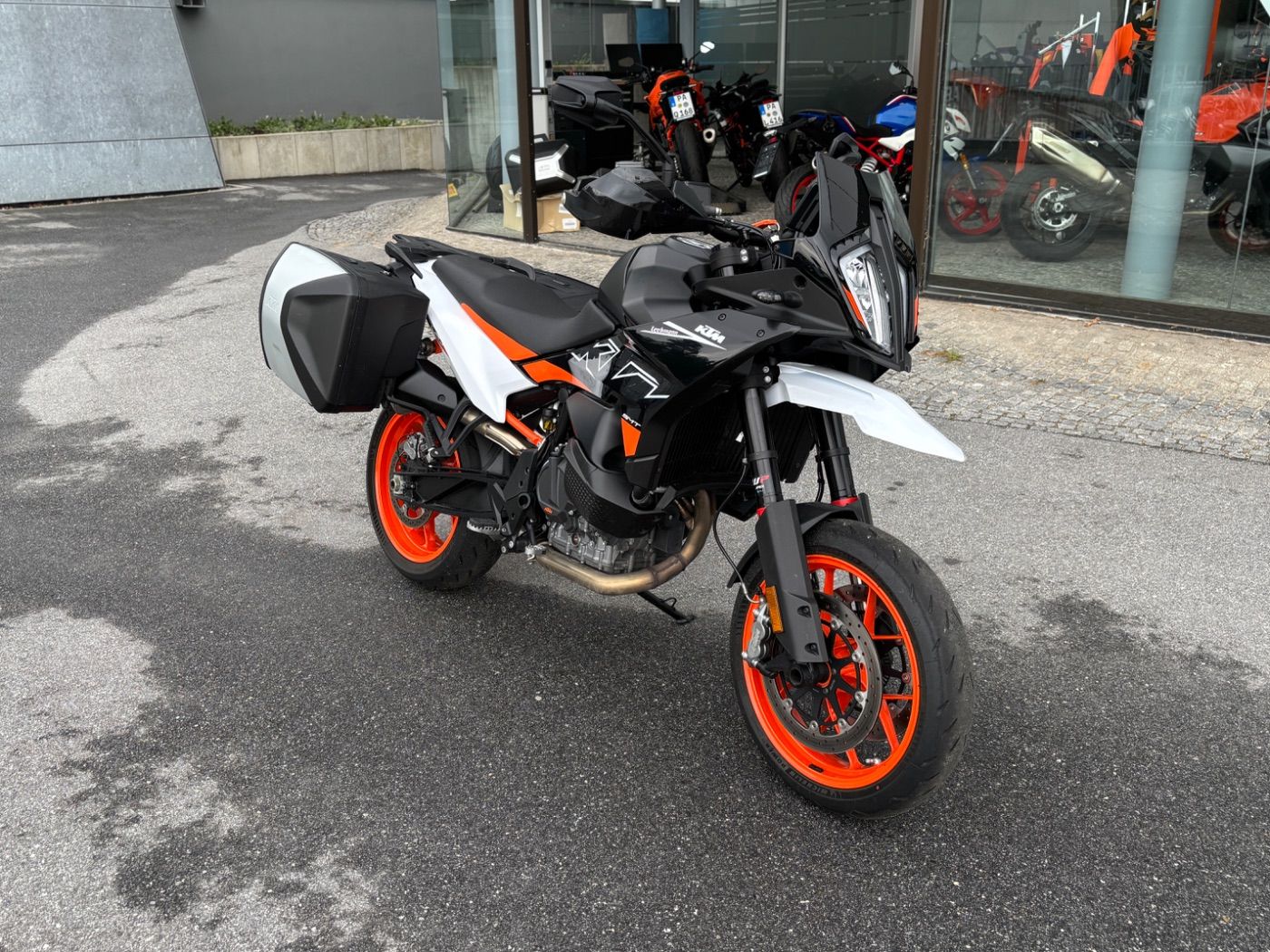 Fahrzeugabbildung KTM 890 SMT Modell 2023 Quickshifter, 2x Koffer