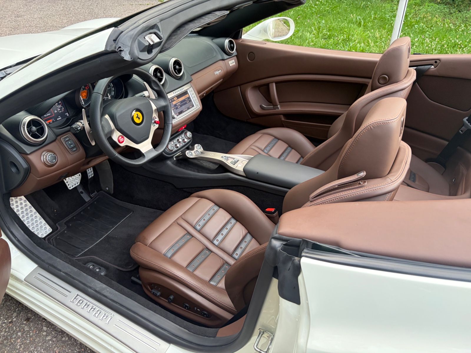 FERRARI California 14