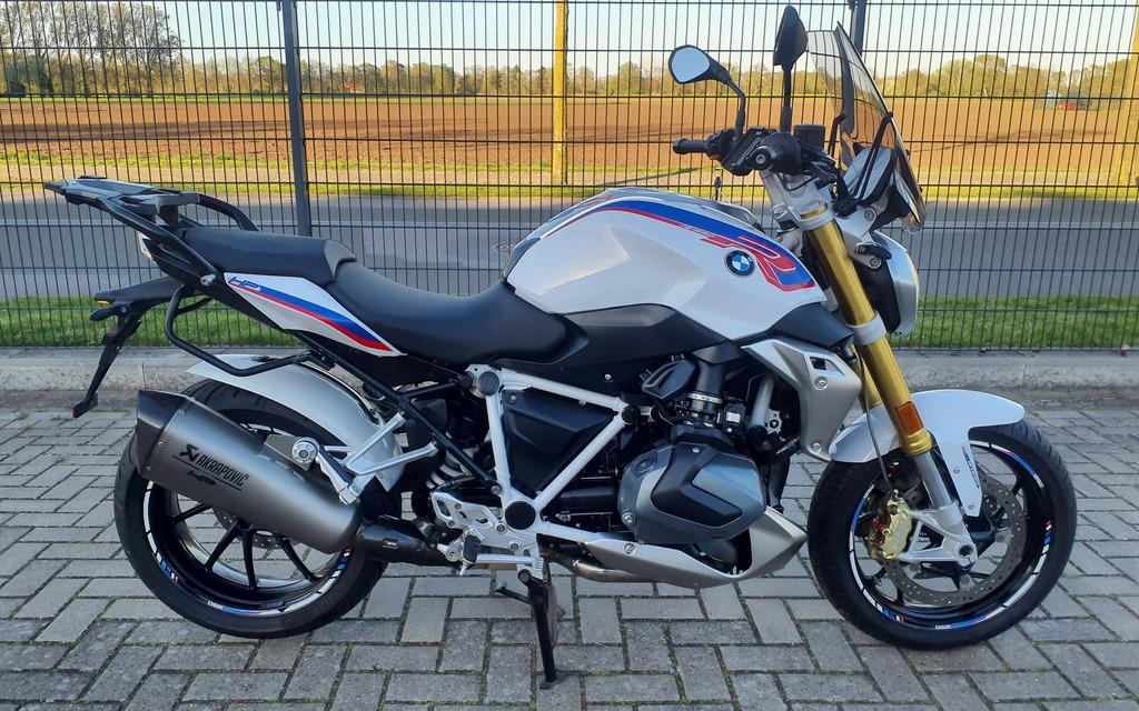 BMW R 1250 R Style HP AKRA NAVI + HELM