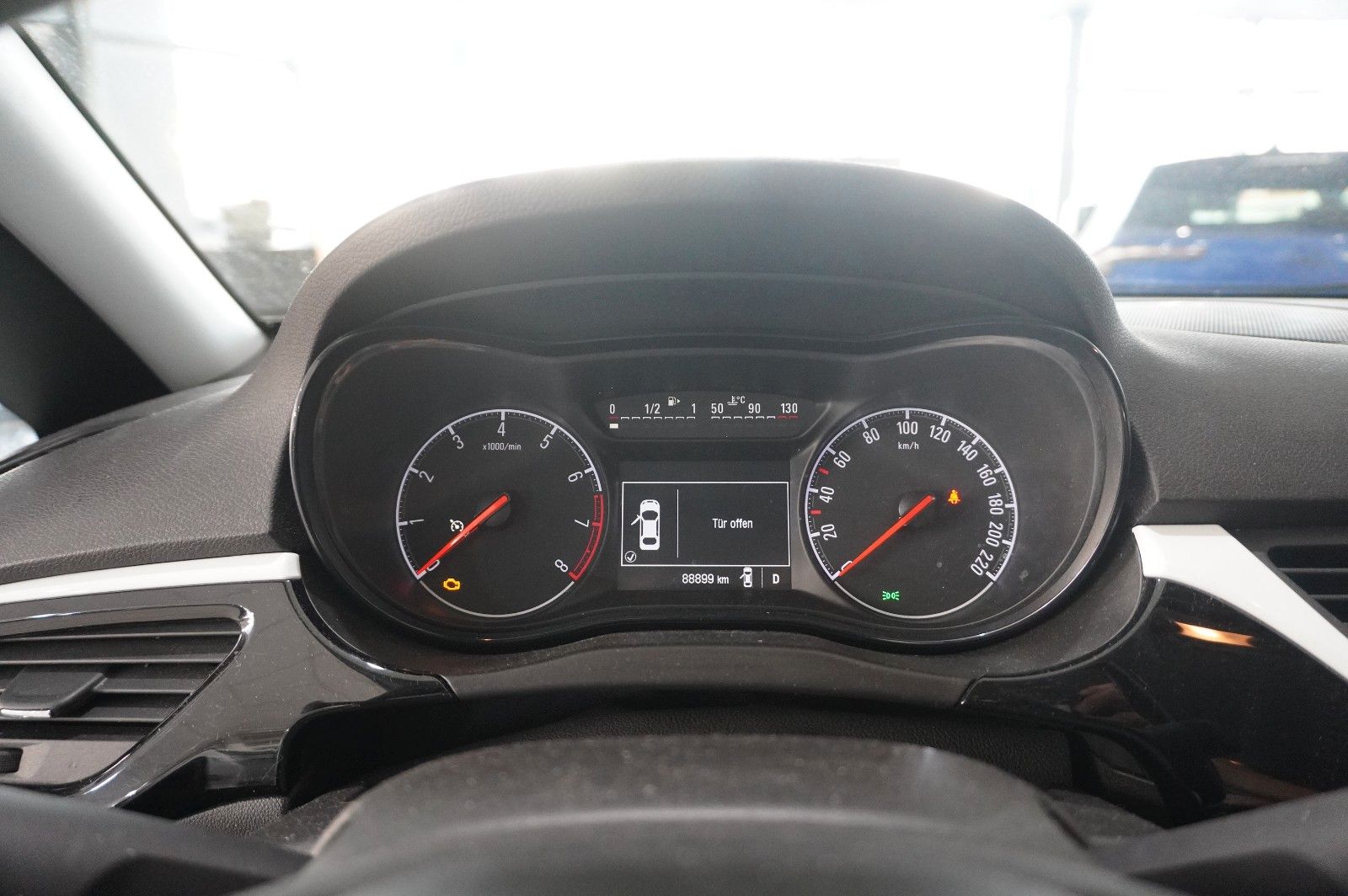 Fahrzeugabbildung Opel Corsa E 1.2 COLOR EDIT. AUTOM. LED/SHZ/SPORT/USB