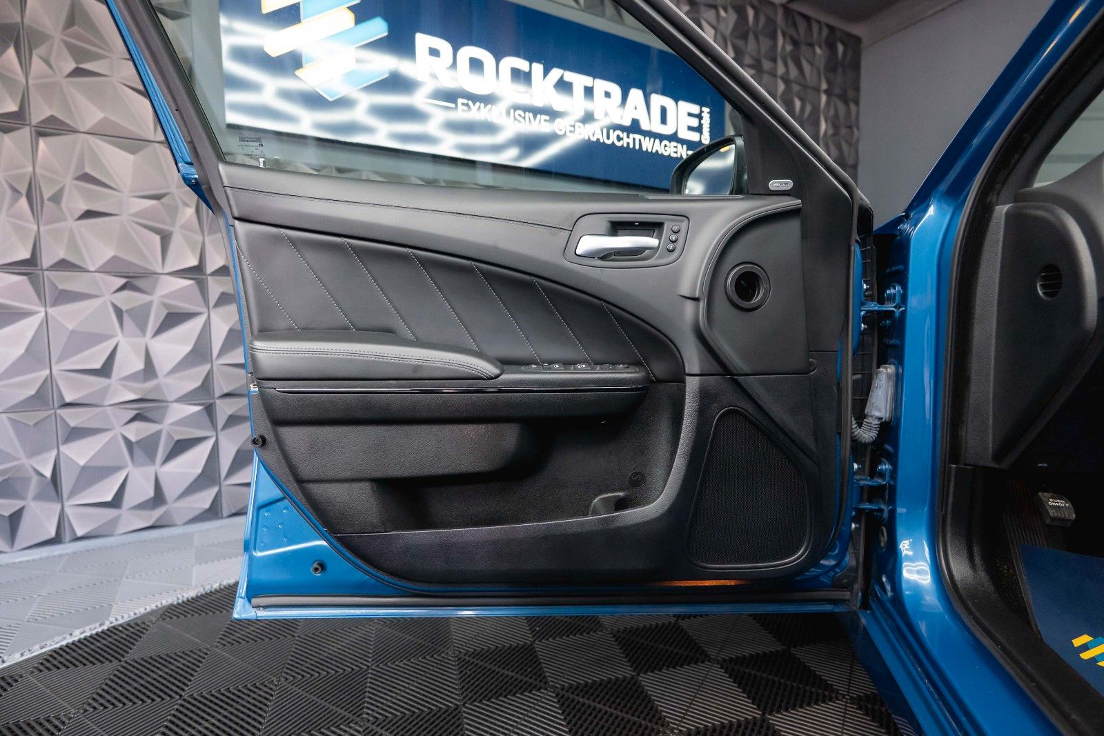 Fahrzeugabbildung Dodge Charger 5.7 V8 HEMI R/T DAYTONA Performance
