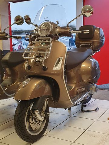 Vespa GTS 300