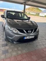 Nissan Qashqai EZ 2017. Top Zustand - Nissan Qashqai in Freiburg