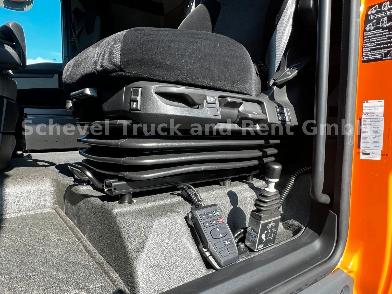 Fahrzeugabbildung MAN TGX 18.520 4x2H BL Kommunal Hydr.  Winterdienst