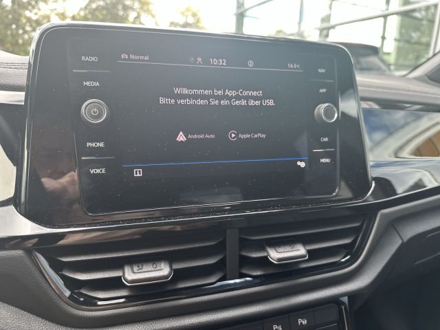 T-Roc 1.5 TSI R-Line Navi AHK Pano18 Alu RFK