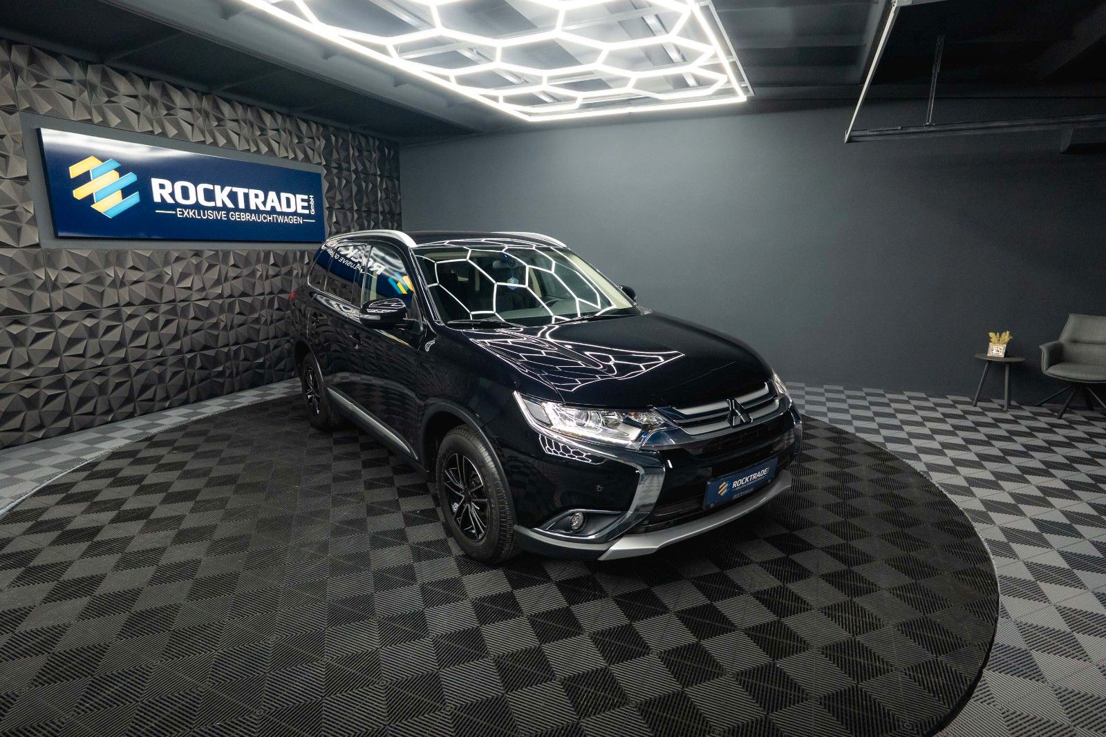 Fahrzeugabbildung Mitsubishi Outlander Edition 100 2WD | DAB | Kamera | 1Hand