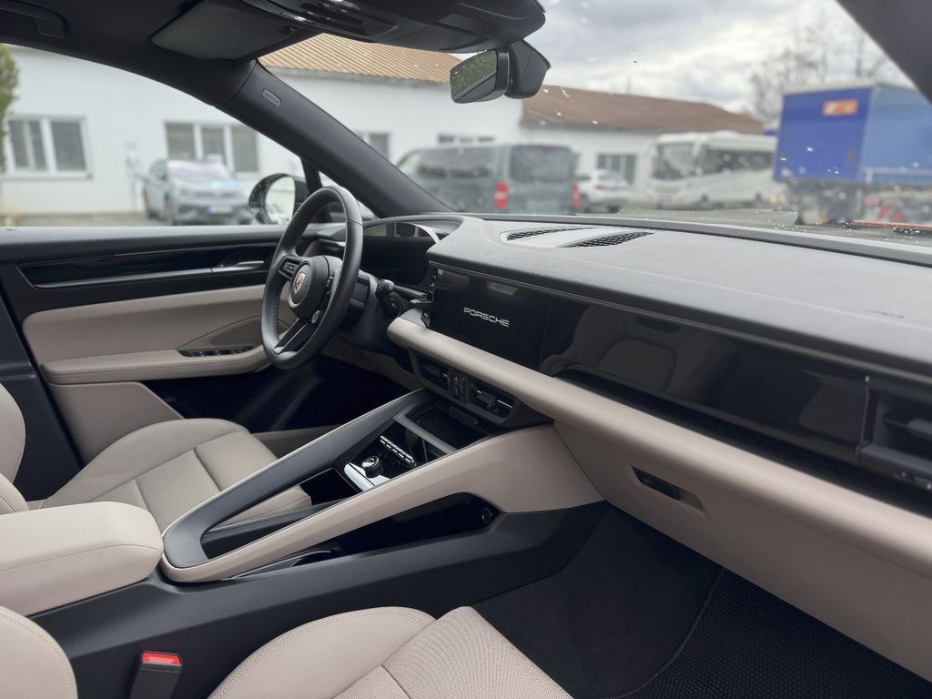 Image of Porsche Macan