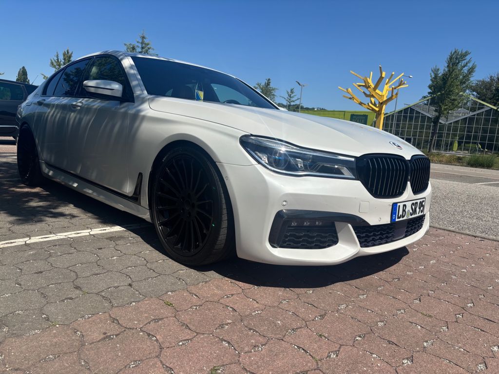 Image of BMW 740