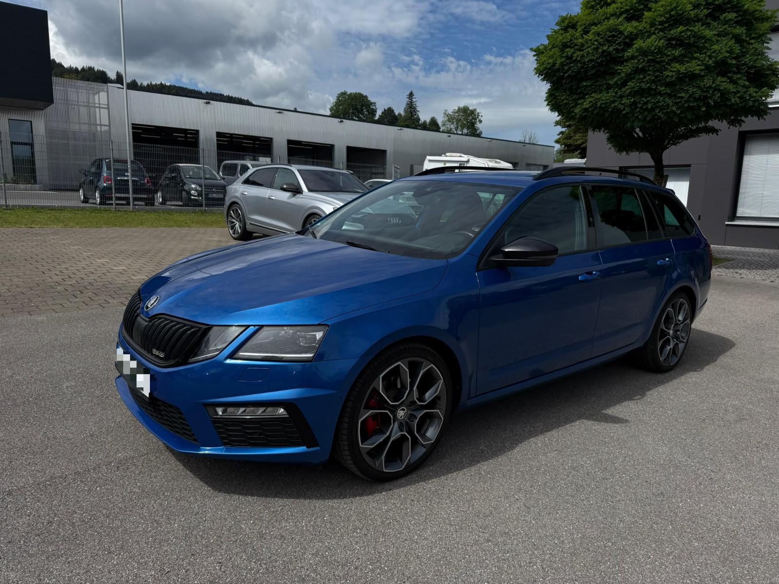 Skoda Octavia Combi 2.0 TDI RS 4x4 *STANDHZG*AHK*