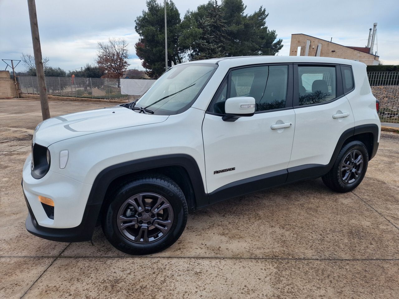 Jeep Renegade 1.6 Mjt 130 CV Longitude imagem 2