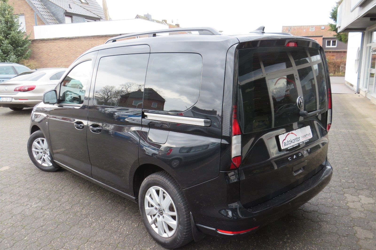 Fahrzeugabbildung Volkswagen Caddy Life DSG NAVI PDC SITZHEI. 1.H NEUES MODEL