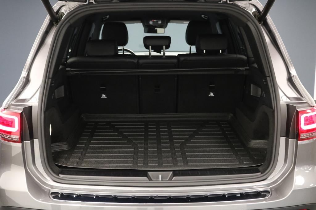 Mercedes-Benz GLB 180