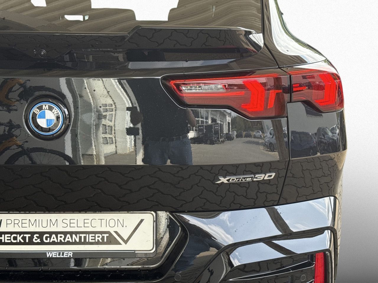 BMW iX2 - Bild 13