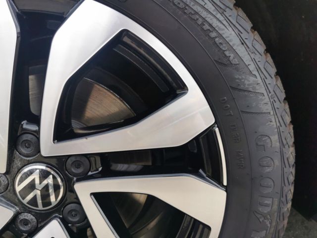 T-Roc Active 1.5 TSI DSG Navi El. Heckklappe PDC