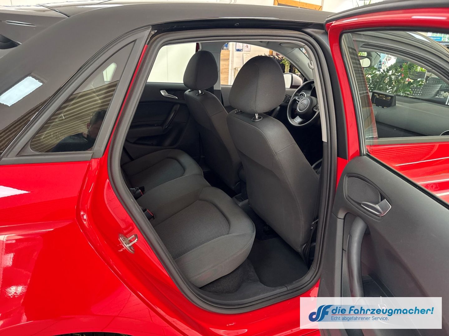 Fahrzeugabbildung Audi A1 Sportback 1.0 TFSI S line Navi Bi-Xenon Klima