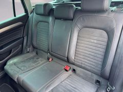 Fahrzeugabbildung Volkswagen Passat Var. 2.0TDI DSG Elegance AHK MATRIX ACC
