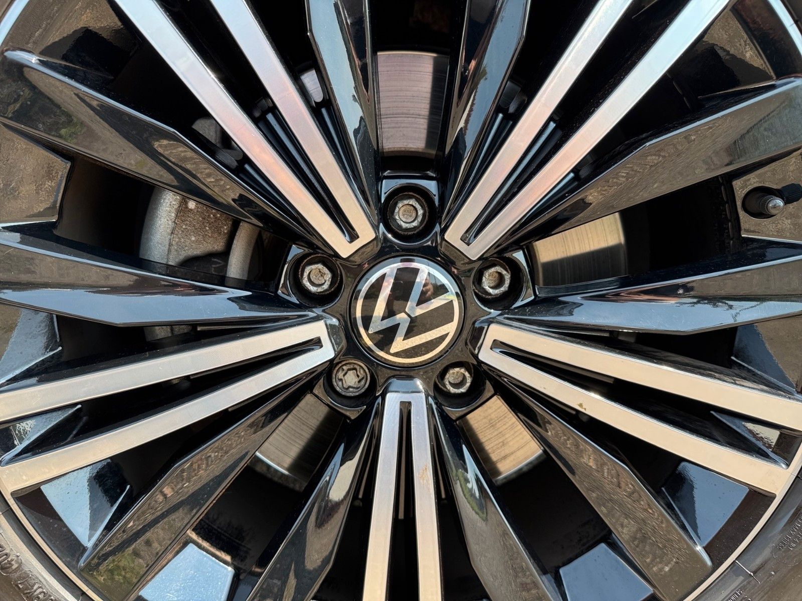 Fahrzeugabbildung Volkswagen Tiguan Life ACTIVE 1.5 TSI