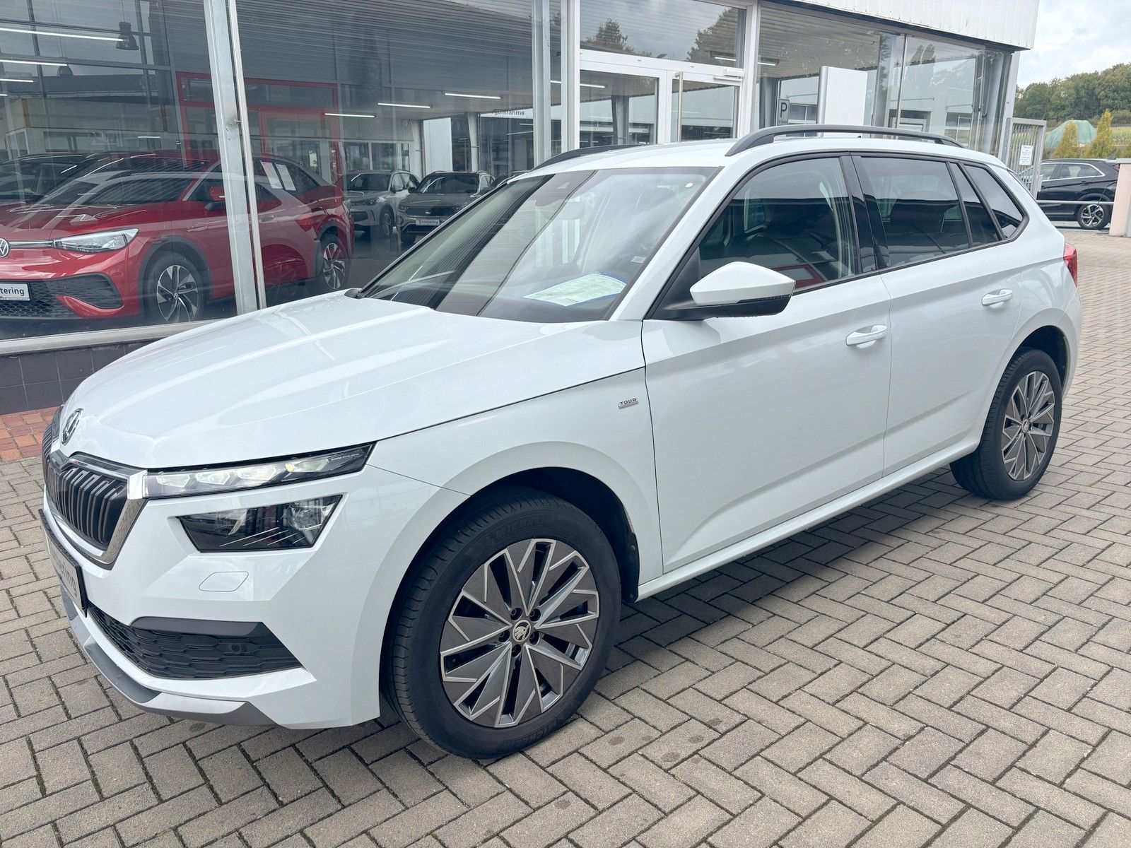 Fahrzeugabbildung SKODA Kamiq Tour 1.0 TSI +DSG +AHK +Kamera +Navi