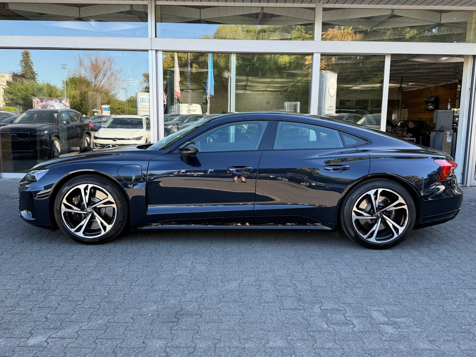 Fahrzeugabbildung Audi RS e-tron GT Quatt BLACK EDIT+PANO+MATR+B&O+KAM+