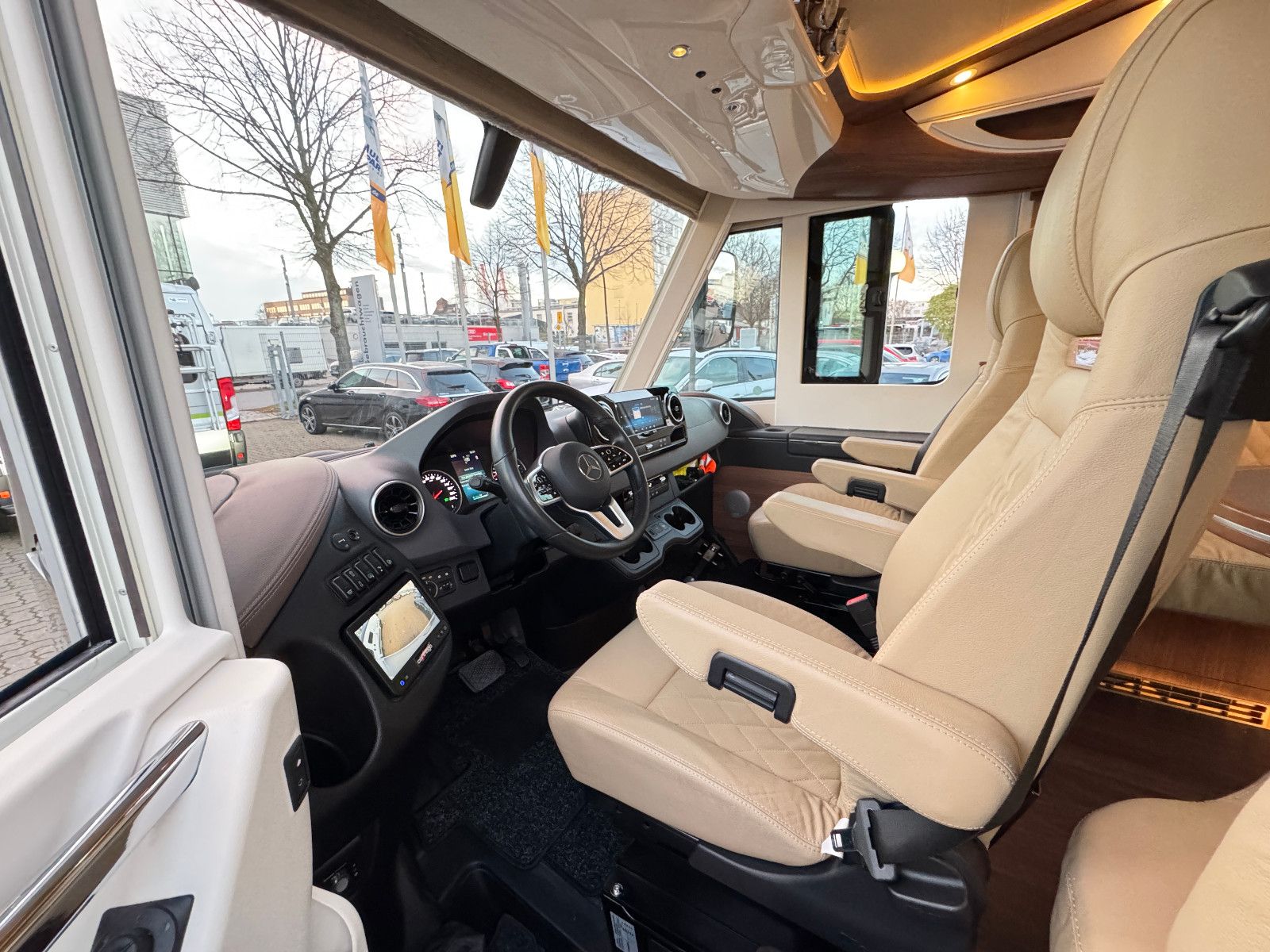 Fahrzeugabbildung Carthago Chic e-line I 51 QB MERCEDES 418 CDI 9GT 1.HAND