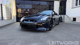 Nissan GT-R Track Edition_MY17_Originalzustand_1. Hand - Nissan GT-R: Track Edition