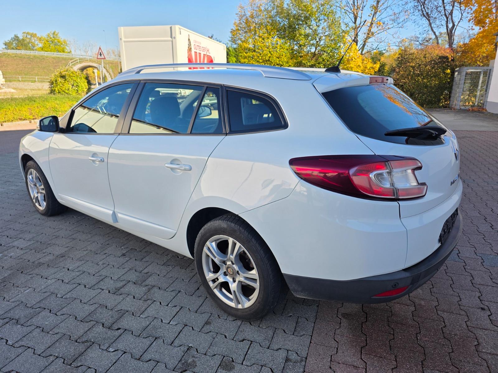Renault Megane 2014 — interior