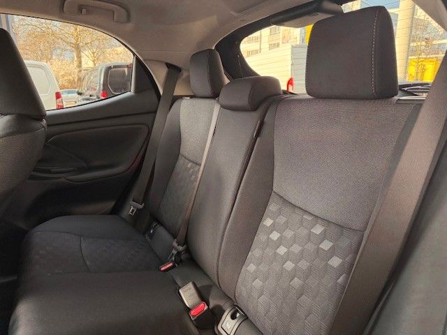 Fahrzeugabbildung Toyota Yaris Teamplayer 1.5l Hybrid 116PS Automatik!