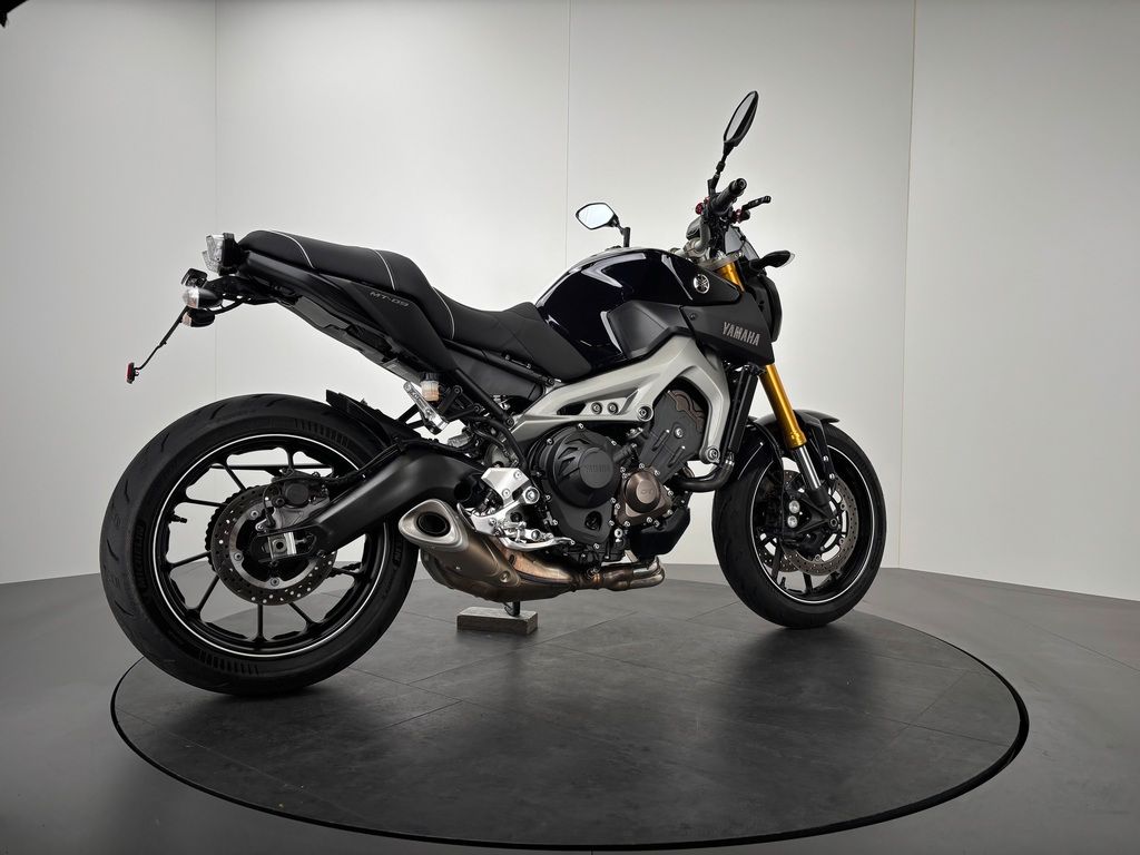 Fahrzeugabbildung Yamaha MT-09 *TOP-ZUSTAND *2. HAND *SERVICE NEU