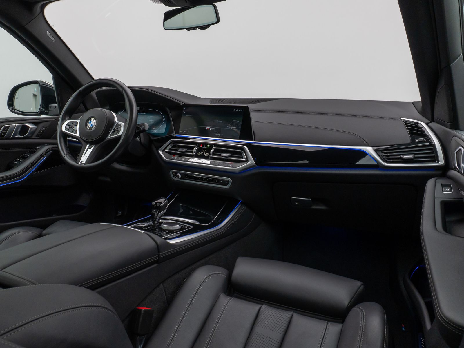 Fahrzeugabbildung BMW X5 M50i Panorama 360° Laser HUD DAB HiFi SoftCL