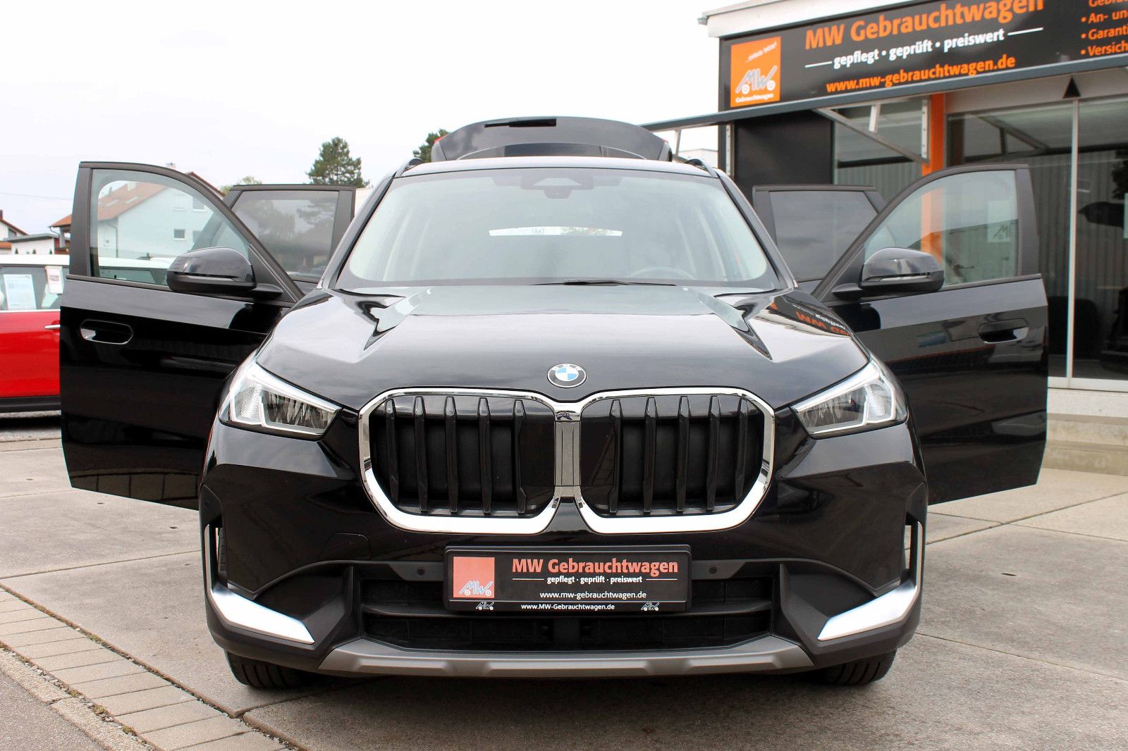 Fahrzeugabbildung BMW X1 sDrive 18i Steptr. ACC KAM PDC LED NAV AHK