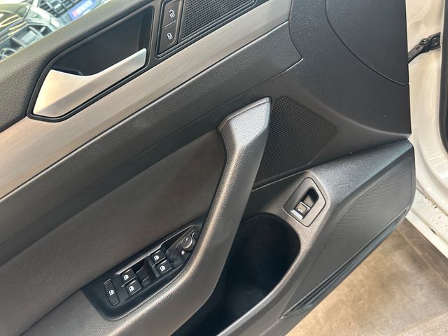 MYAUTOCENTER – Gebraucht- und Jahreswagen mit Werkstattservice in Pfaffenhofen Volkswagen Passat *AHK*ACC*KLIMAAUTO*LED*NAVI*1.HAND*