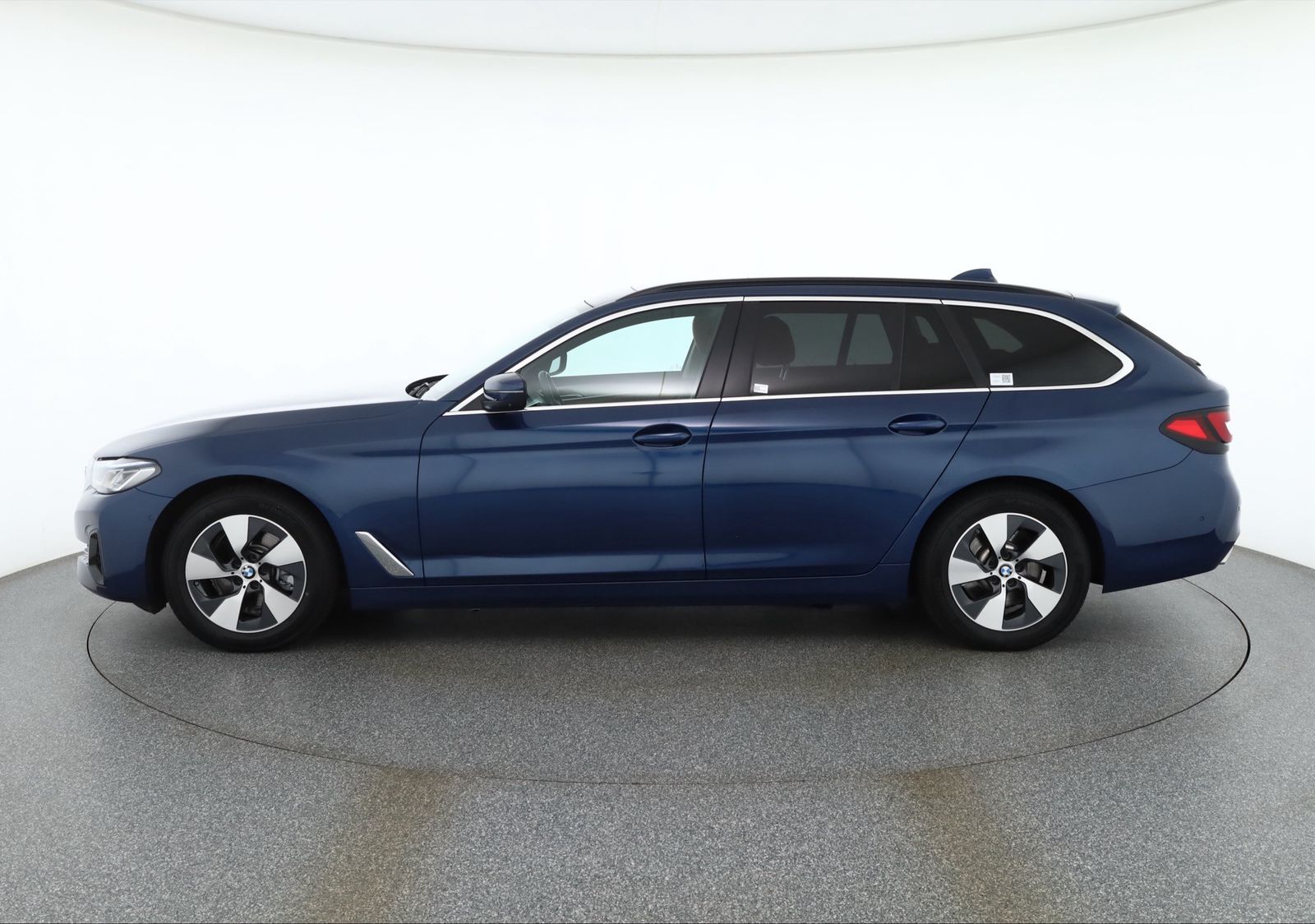 BMW 520i Luxury Line LED Navi Panorama Head-Up imagem 2