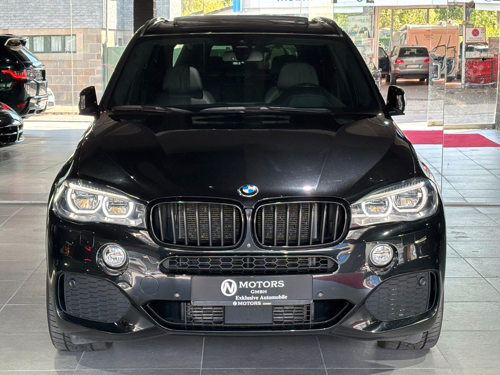 Fahrzeugabbildung BMW X5 xDrive40d *M-Paket*HUD*Pano*Harman-Kardon*KAM