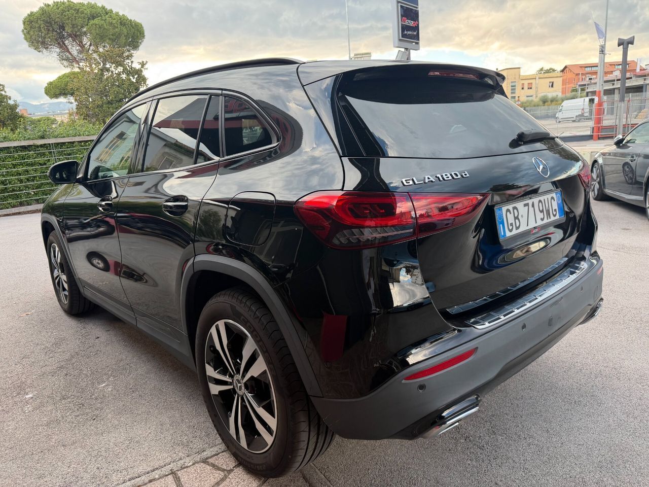 Mercedes-Benz Mercedes-benz GLA 180 d Automatic Sport imagem 3