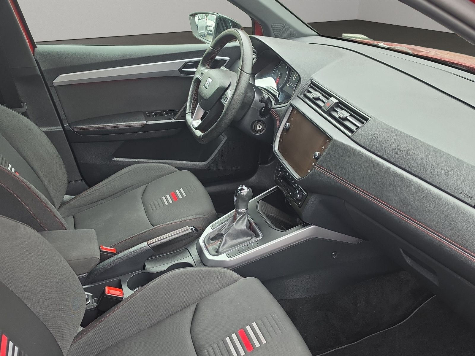 Fahrzeugabbildung SEAT Arona FR PDC SHZ AHK