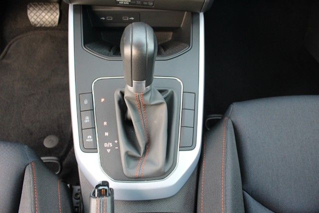 Arona FR TSI DSG AHK Navi LED Sitzhzg. Ganzjahre