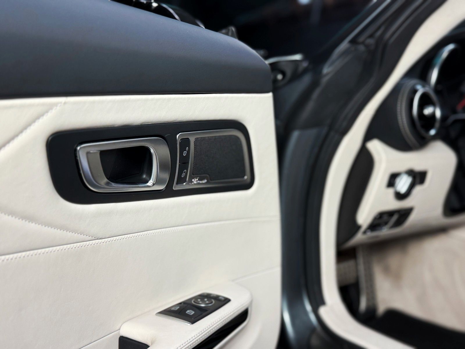 Fahrzeugabbildung Mercedes-Benz AMG GT C Roadster + designo + 2.Hand + MWST ausw