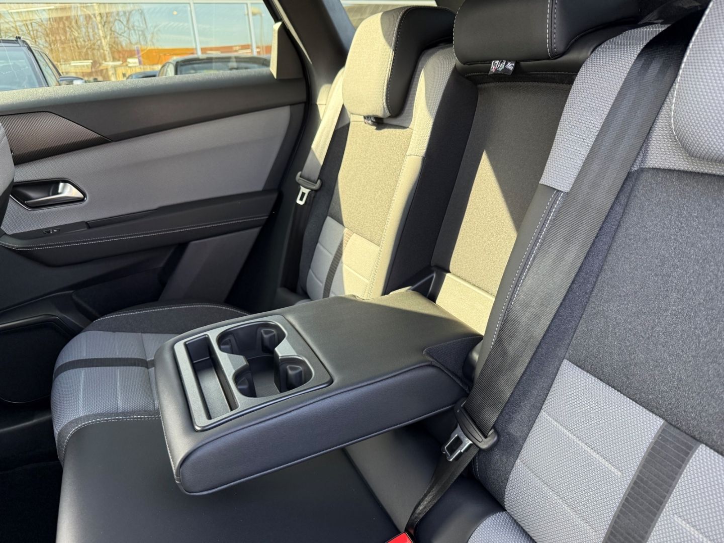 Fahrzeugabbildung Opel Grandland 1.2 48V Mild-Hybrid Ultimate mit AHK