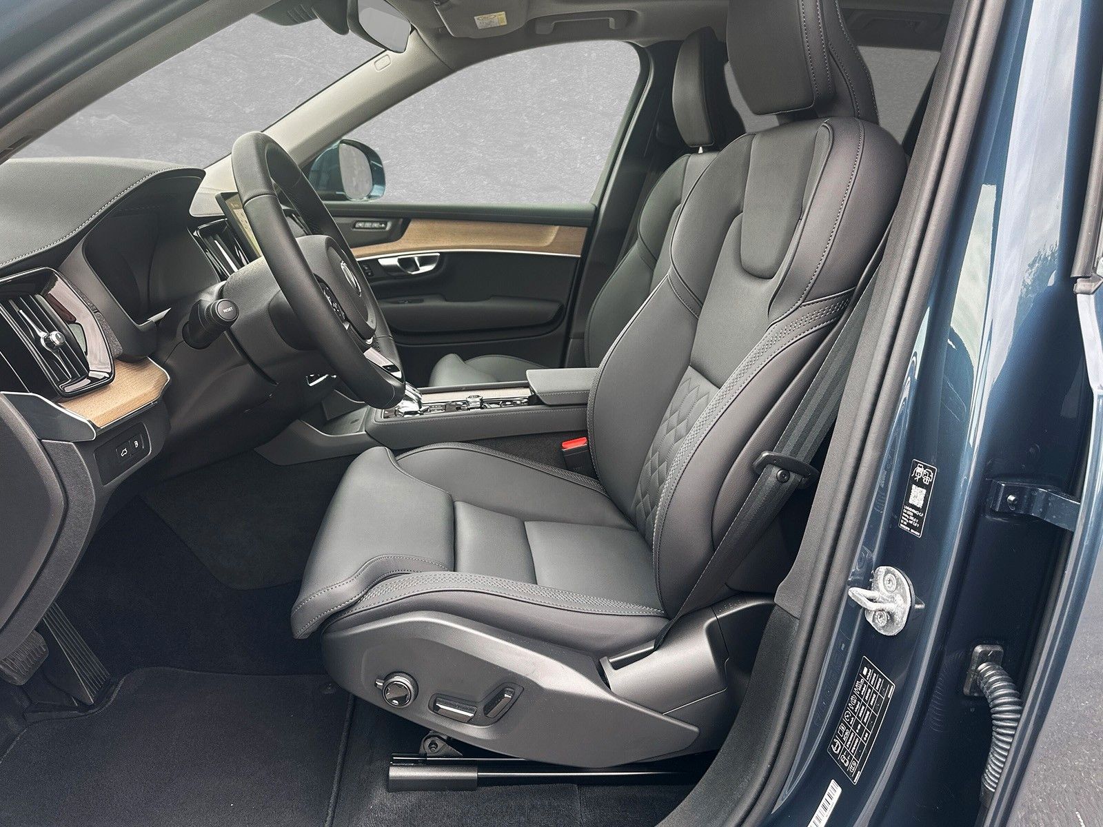 Volvo XC90 T8 AWD Plus Bright 7-Sitzer AHK ACC BLIS foto 3