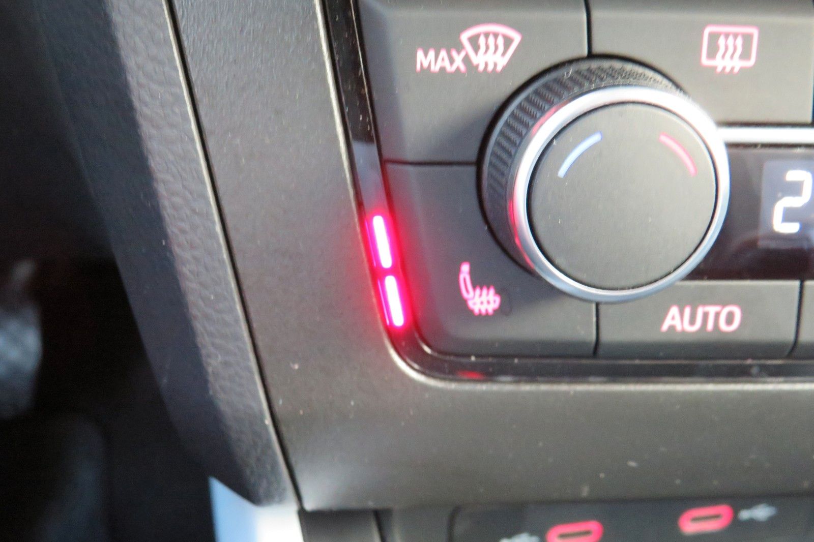 Fahrzeugabbildung SEAT Arona Style DSG FULL-LINK SITZH KAMERA GJ ACC 1H