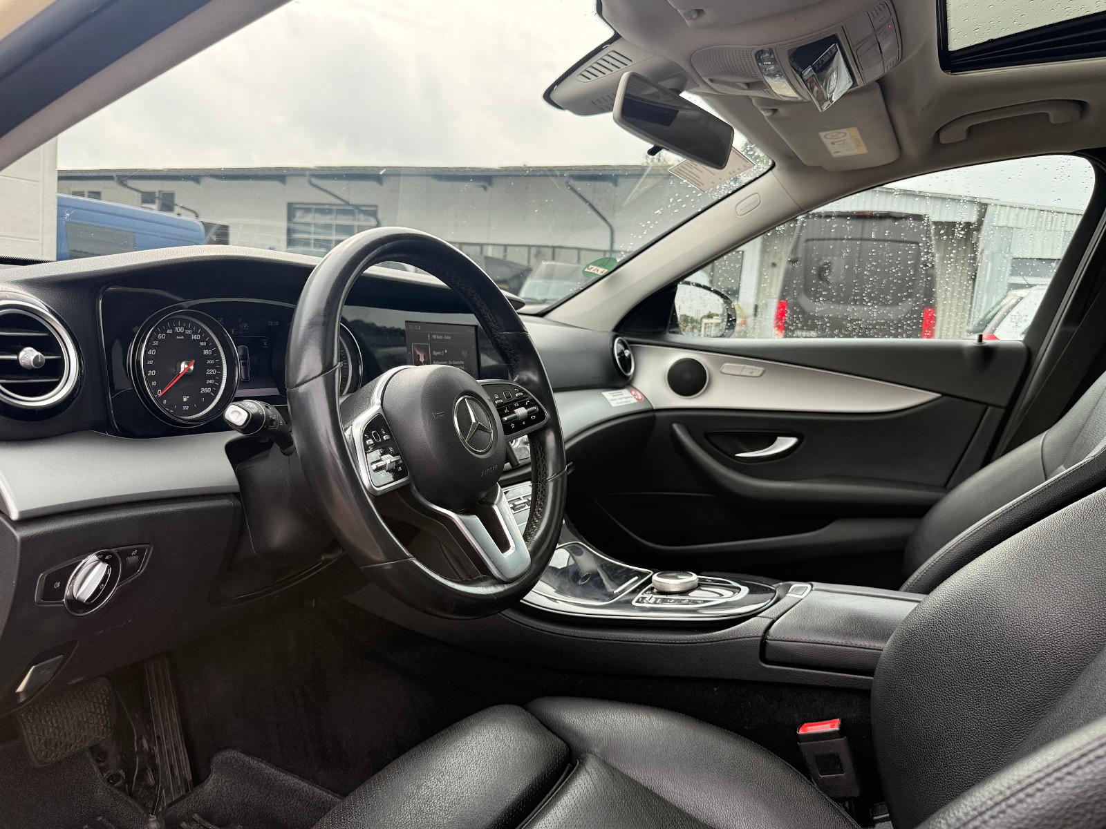 Mercedes-Benz E 220 E T-Modell    Vollfahrbereit